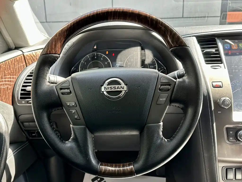 Nissan Patrol 2018 — фото 15