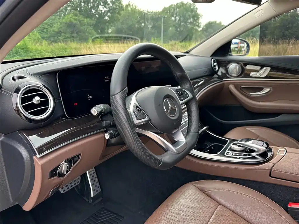Mercedes-Benz E-Class 2017 — фото 13