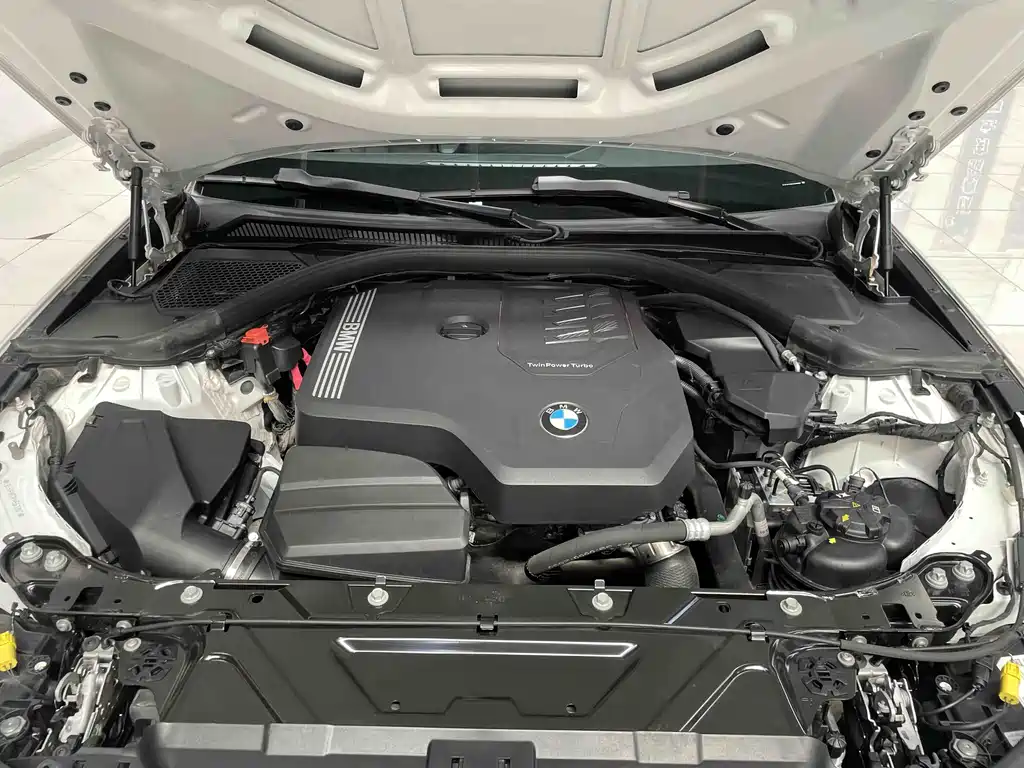 BMW 3 Series 2023 — фото 18