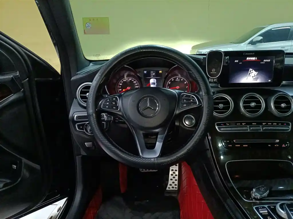 Mercedes-Benz GLC 2018 — фото 11