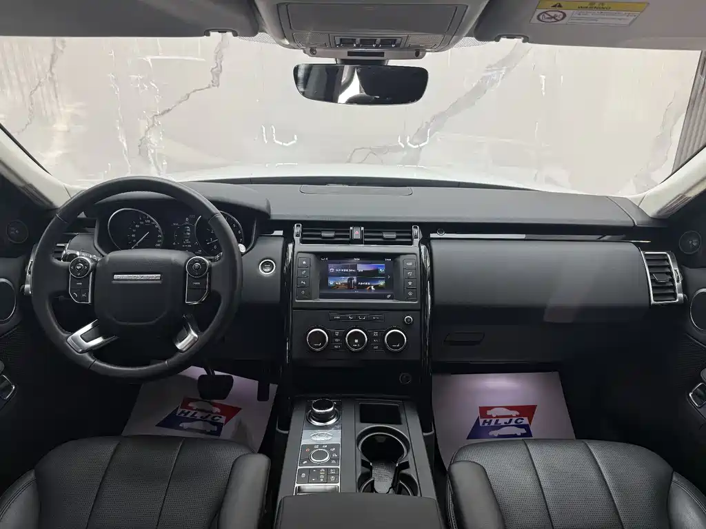 Land Rover Discovery 2018 — фото 12