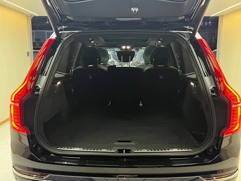 Volvo XC90 2023 — фото 17