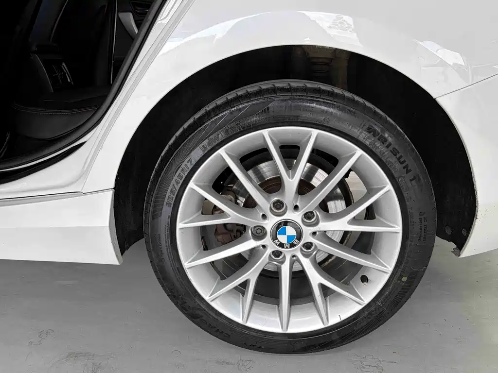 BMW 1 Series 2015 — фото 13