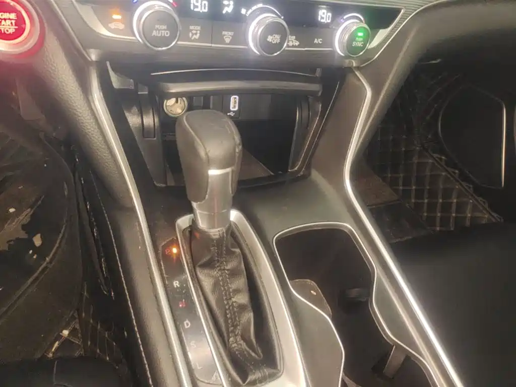 Honda Accord 2020 — фото 14