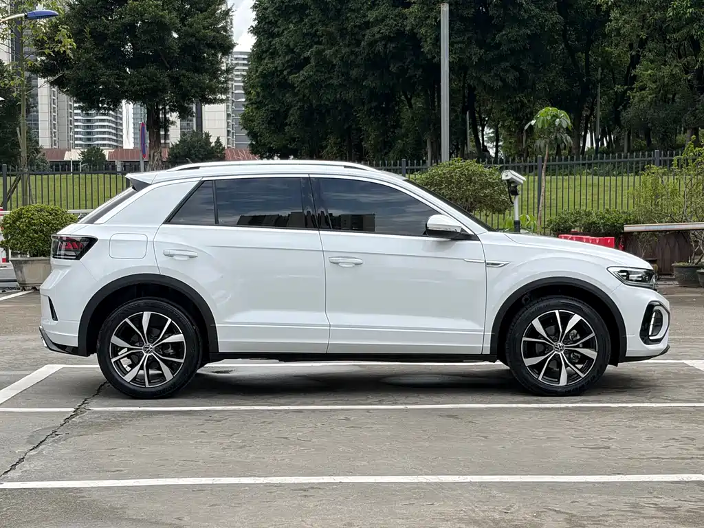 Volkswagen T-Roc 2025 — фото 6