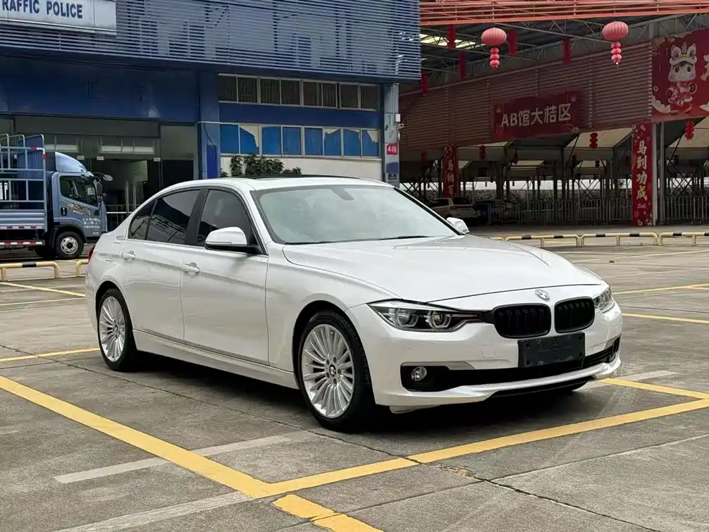BMW 3 Series 2018 — фото 1
