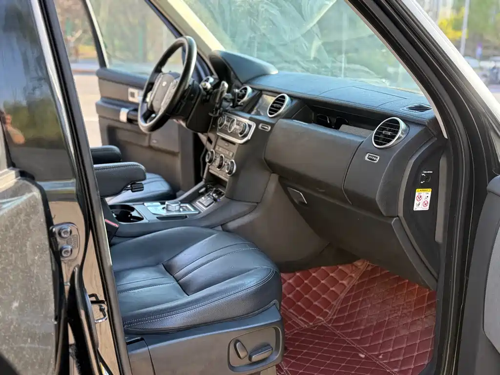 Land Rover Discovery 2015 — фото 16
