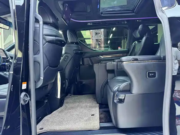 Toyota Vellfire 2023