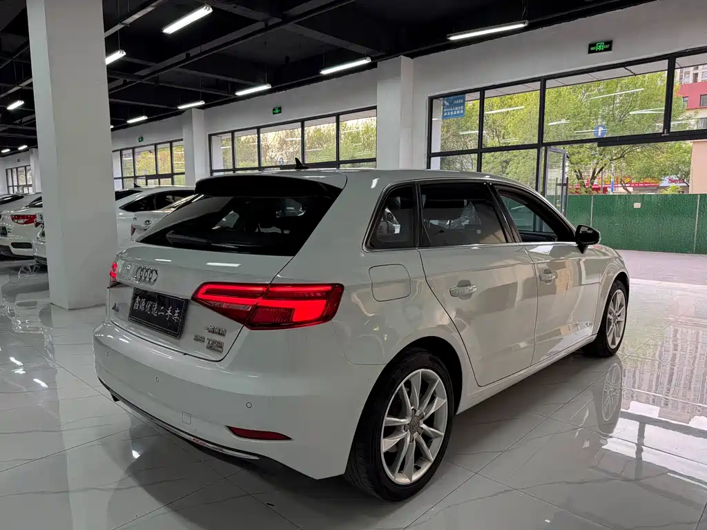 Audi A3 2019 — фото 9