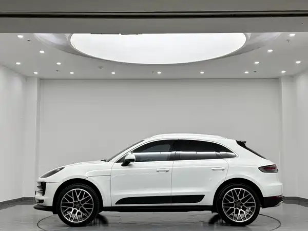 Porsche Macan 2021
