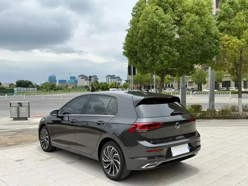 Volkswagen Golf 2021