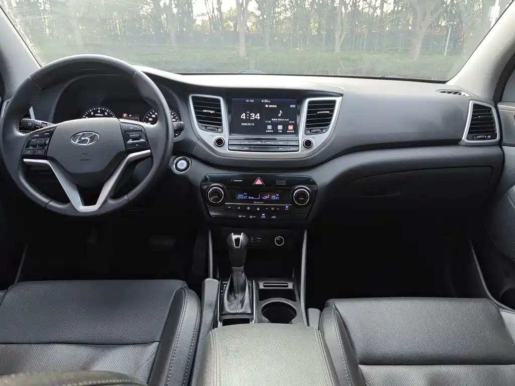 Hyundai Tucson 2016 — фото 11
