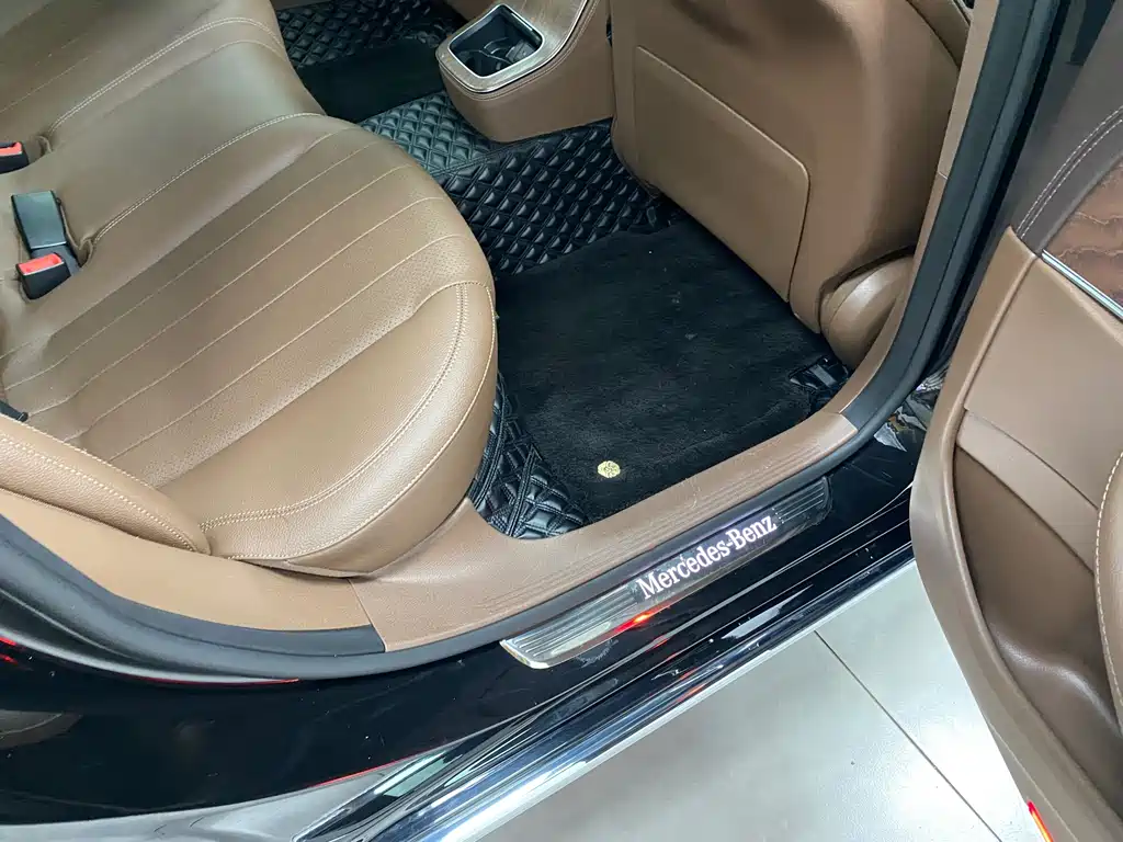 Mercedes-Benz E-Class 2021 — фото 19