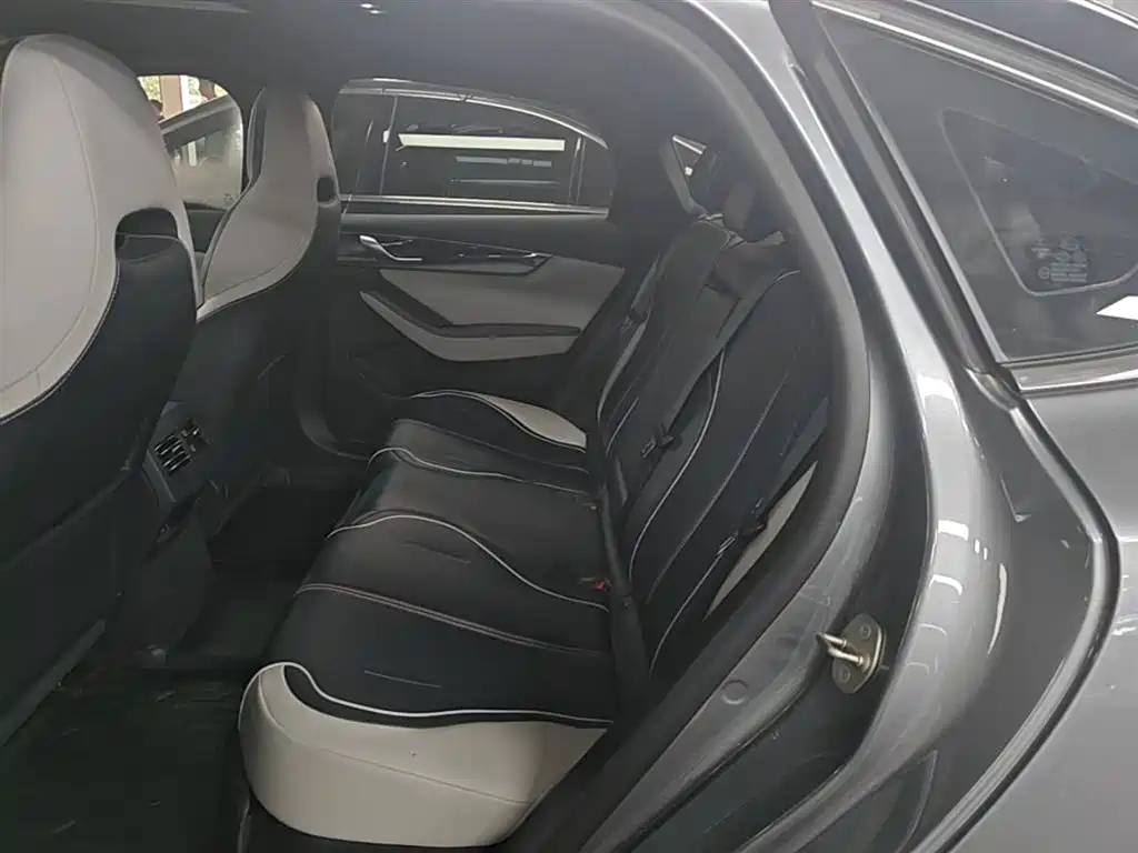 BYD Qin PLUS 2022 — фото 17