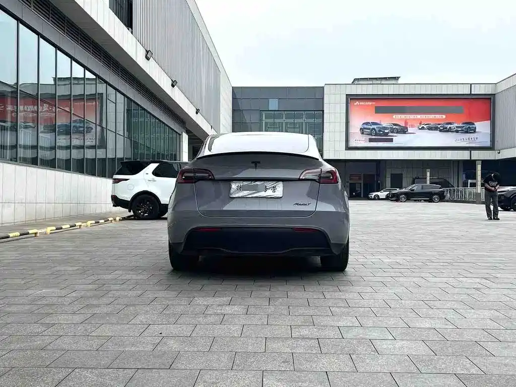 Tesla Model Y 2023 — фото 5