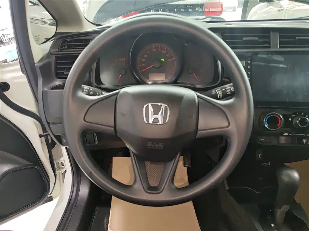 Honda Fit 2018 — фото 7