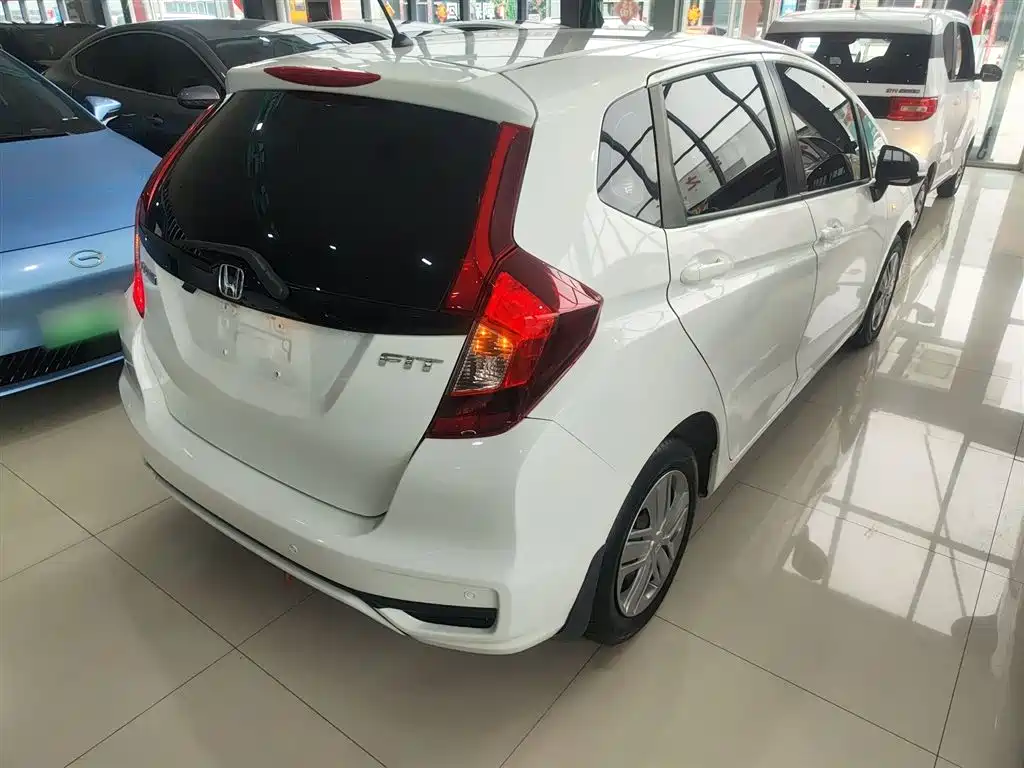 Honda Fit 2018 — фото 5