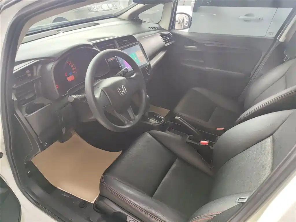Honda Fit 2018 — фото 12