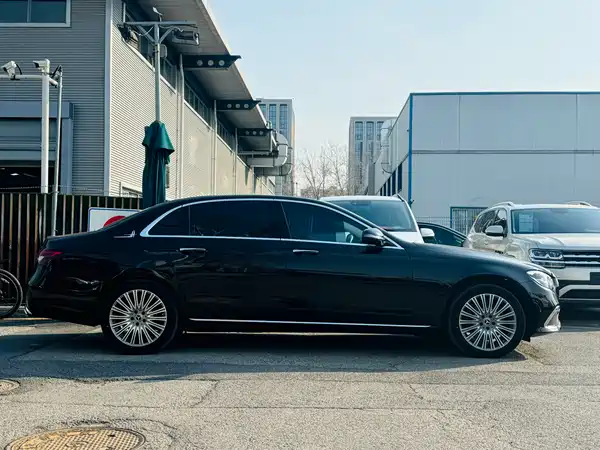 Mercedes-Benz E-Class 2022