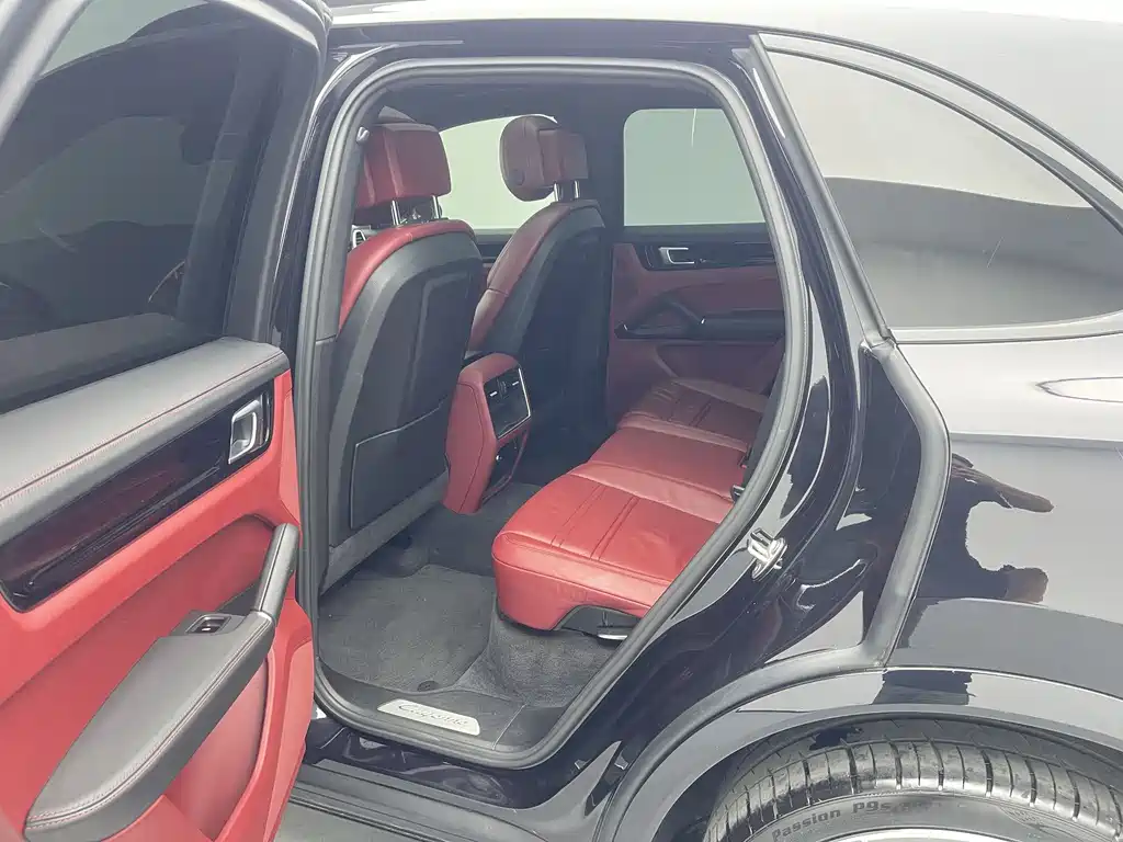 Porsche Cayenne 2019 — фото 11