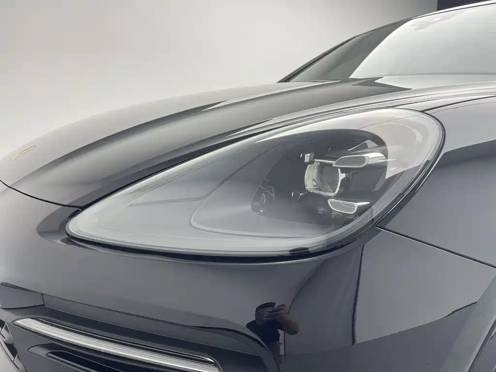 Porsche Cayenne 2019 — фото 19