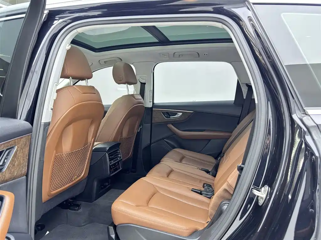 Audi Q7 2021 — фото 18