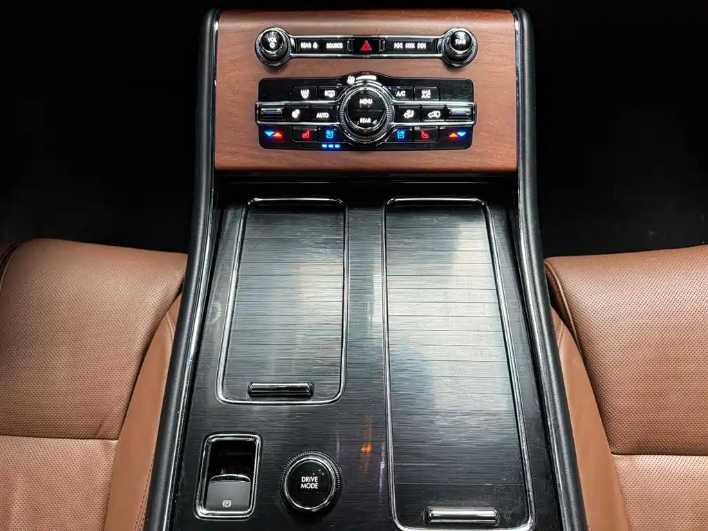 Lincoln Aviator 2021 — фото 15