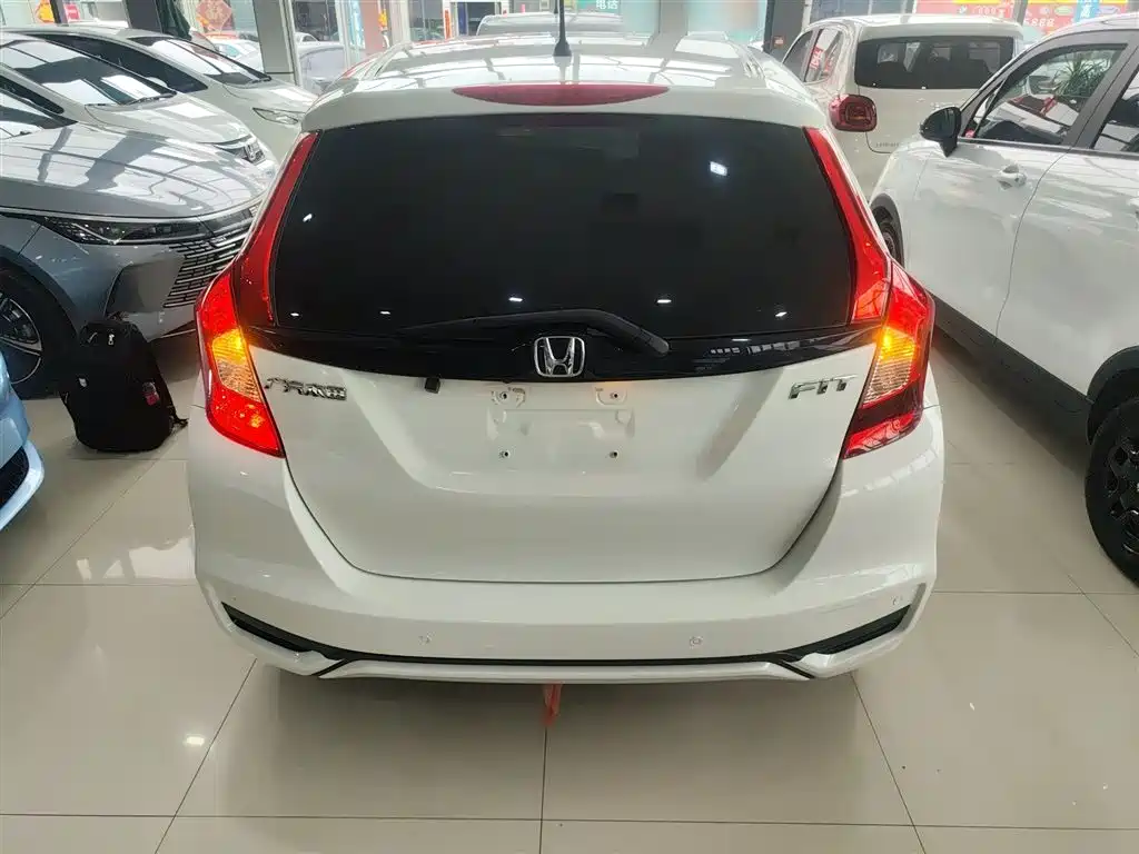 Honda Fit 2018 — фото 4