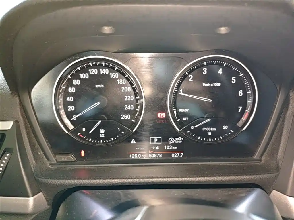BMW 1 Series 2018 — фото 12