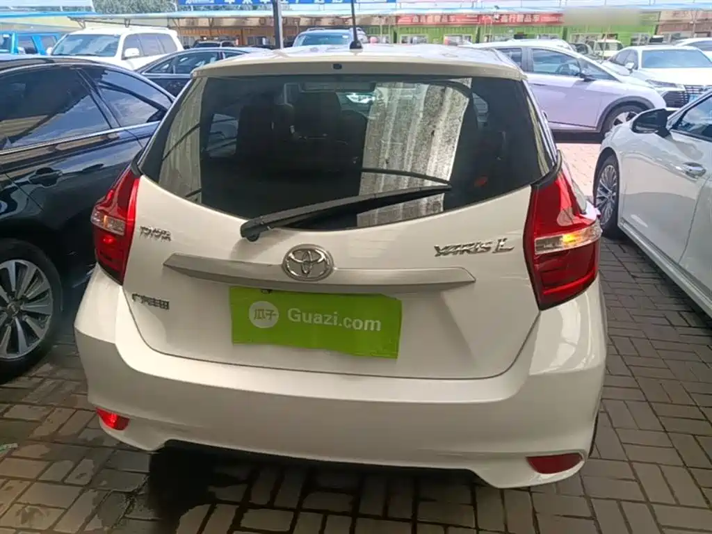 Toyota Yaris L 2017 — фото 6