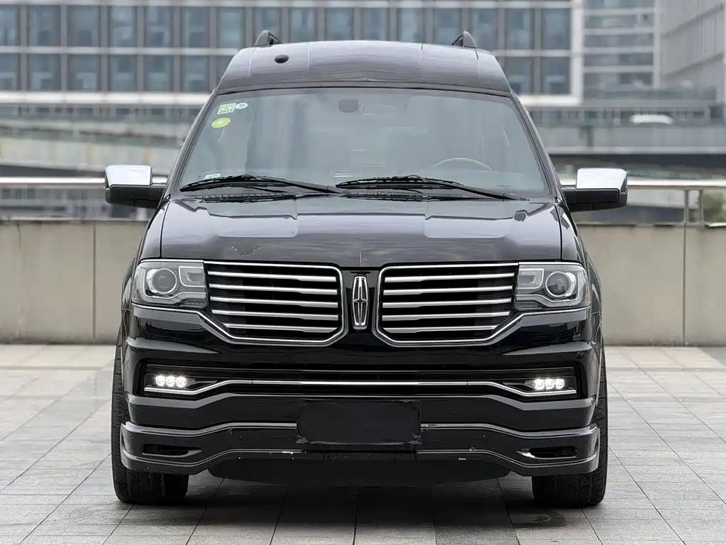 Lincoln Navigator 2017 — фото 2