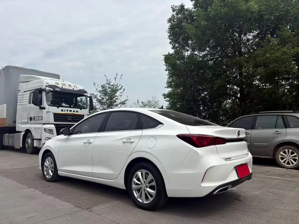 Changan Eado 2022 — фото 9