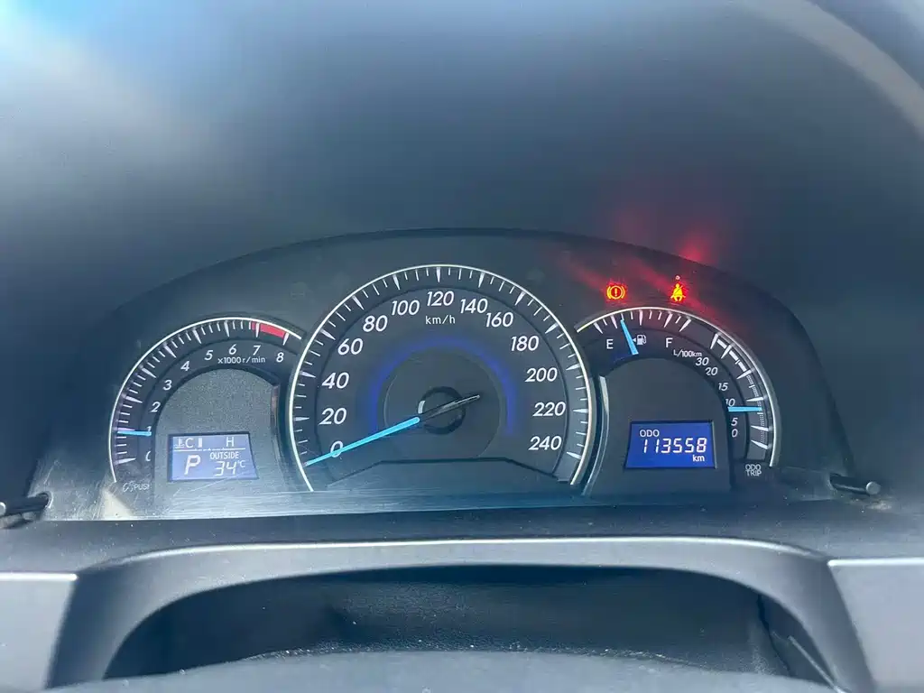 Toyota Camry 2017 — фото 12