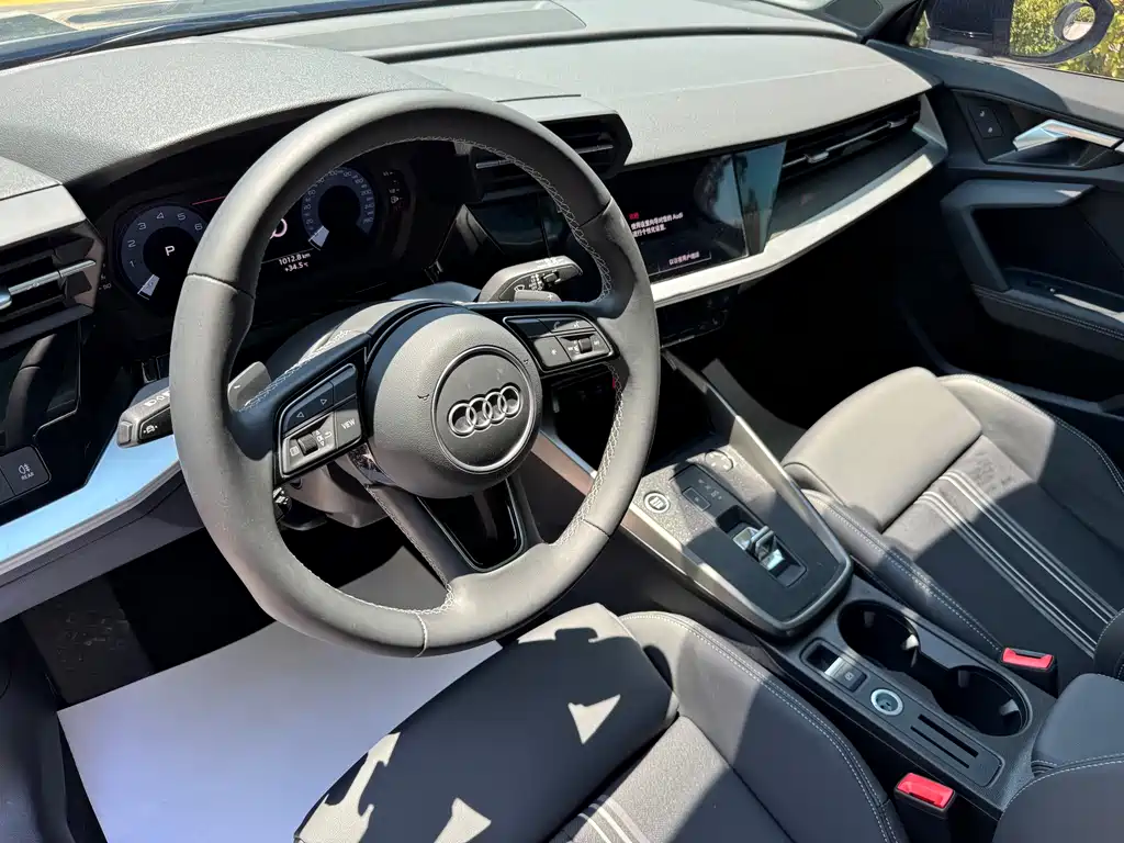 Audi A3 2023 — фото 13