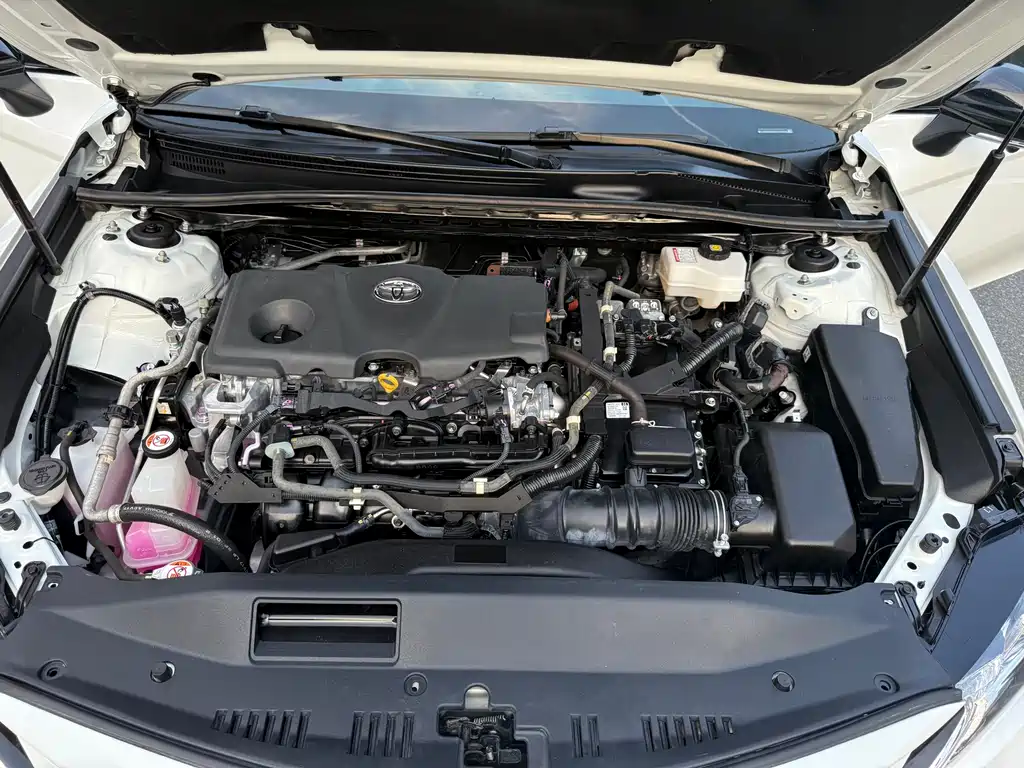 Toyota Camry 2023 — фото 17
