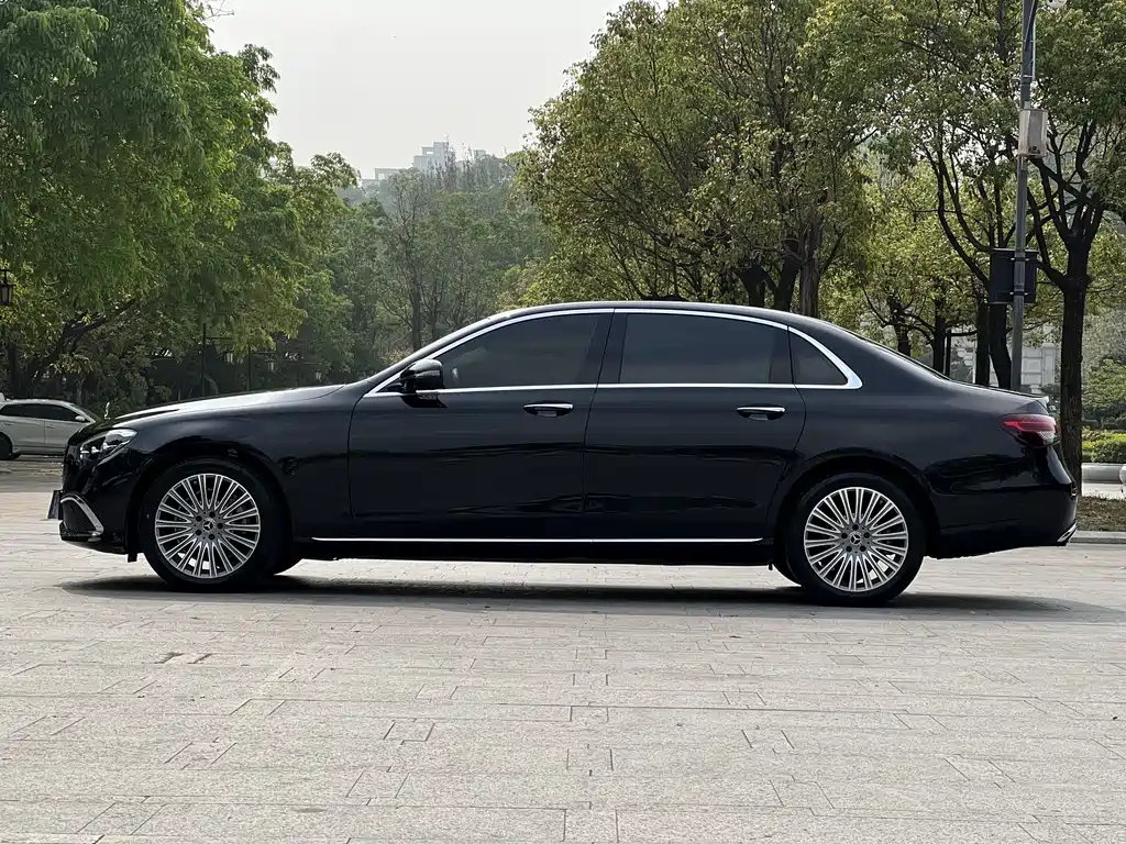 Mercedes-Benz E-Class 2021 — фото 15