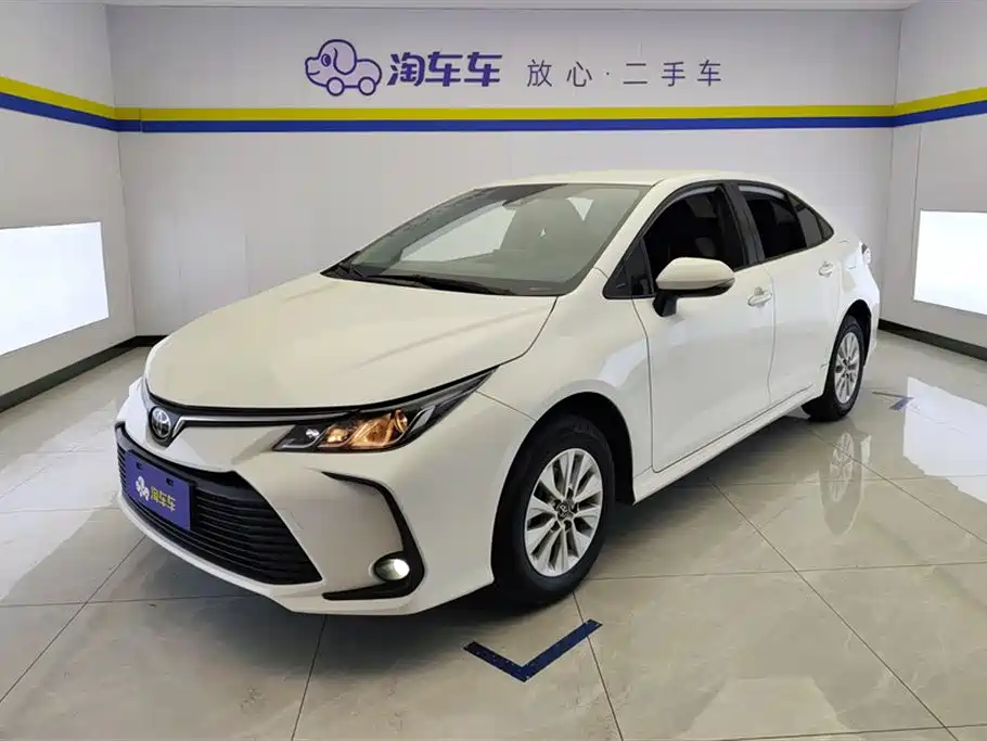 Toyota Corolla 2022 — фото 1