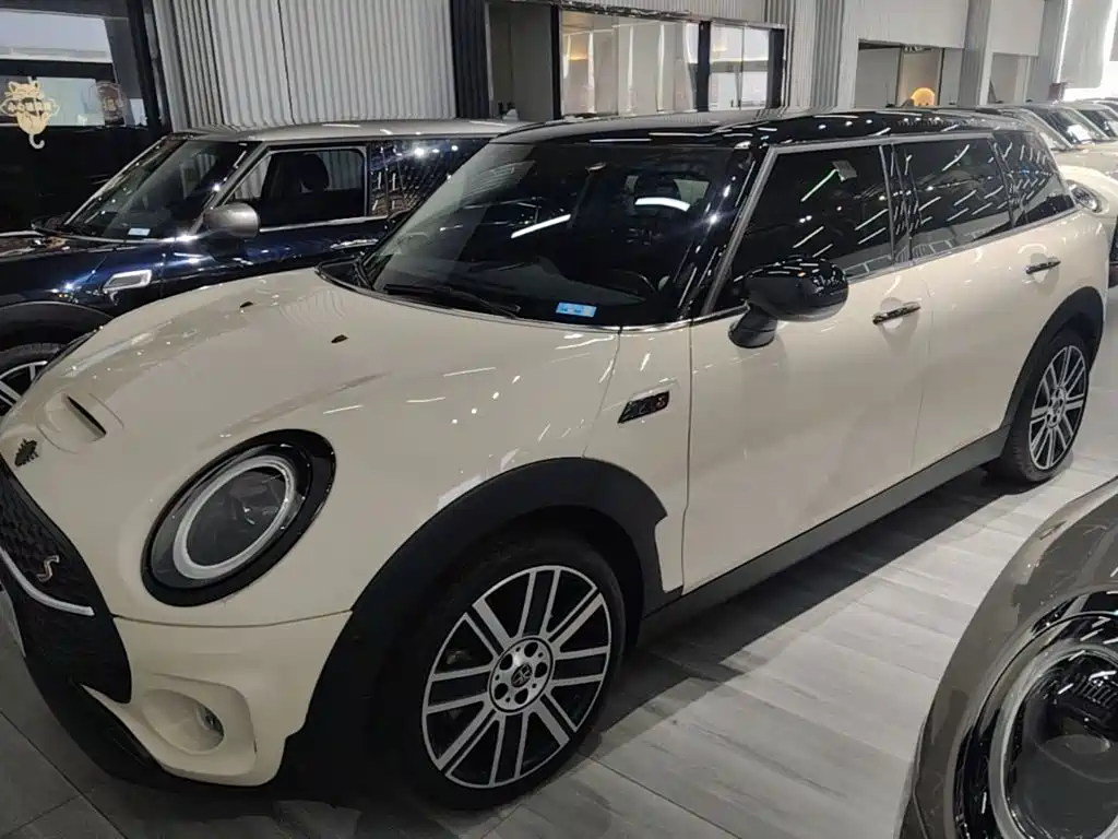MINI Clubman 2022 — фото 1