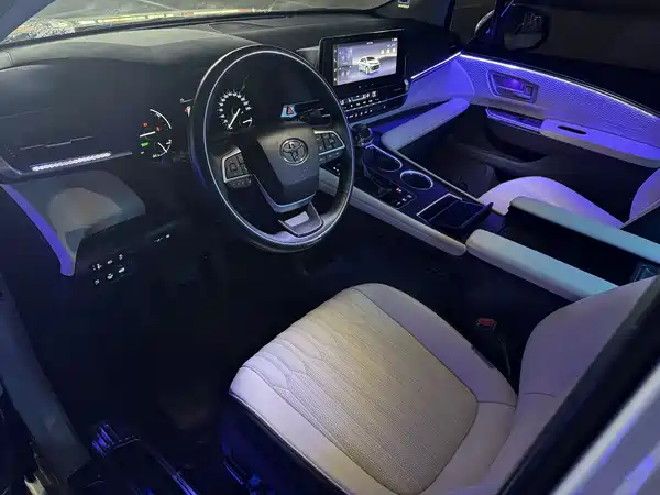 Toyota Sienna 2024