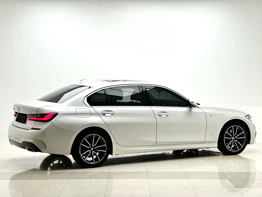 BMW 3 Series 2021 — фото 14