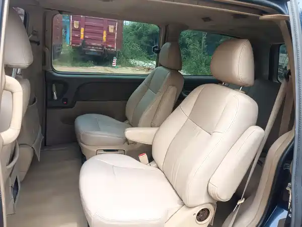 Buick GL8 2012