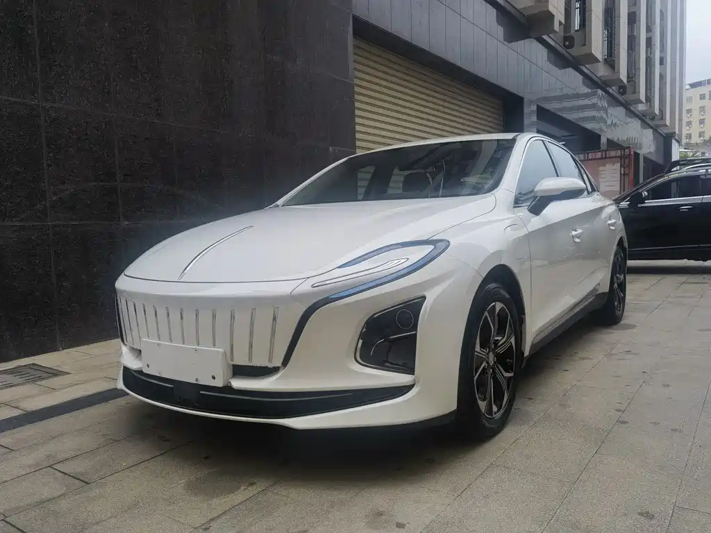 Hongqi E-QM5 2026
