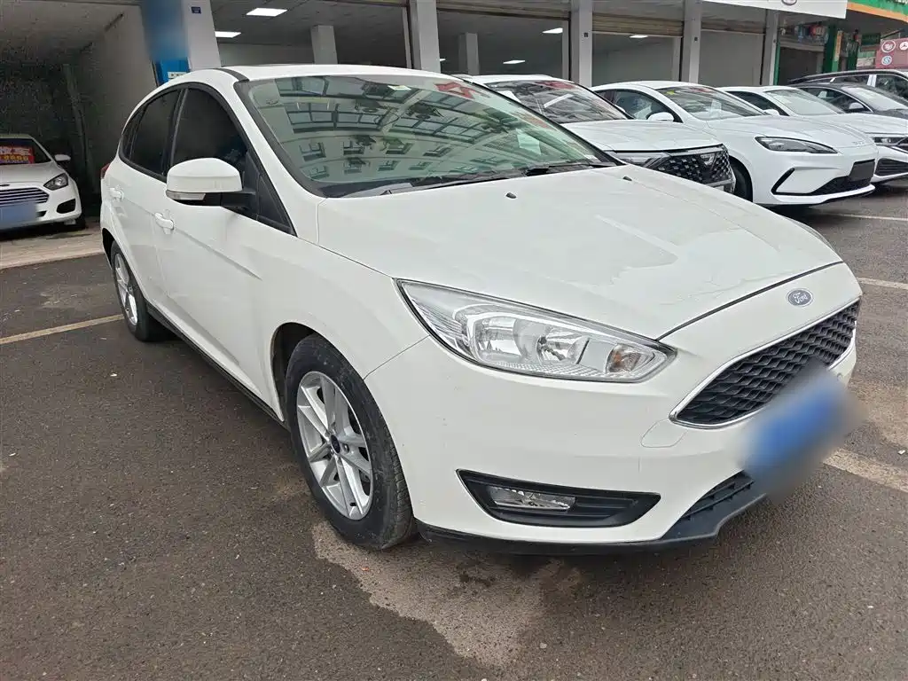 Ford Focus 2018 — фото 22