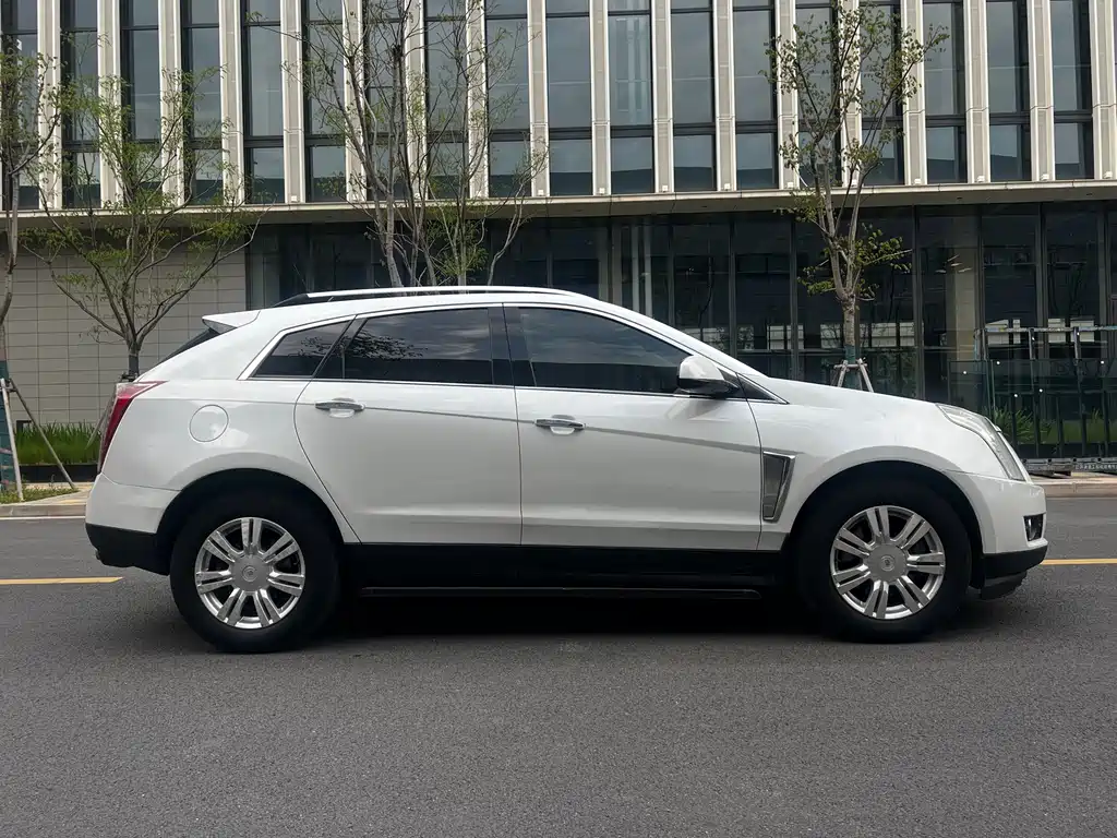 Cadillac SRX 2015 — фото 20