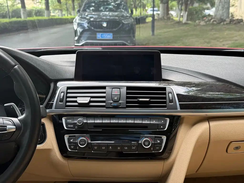 BMW 3 Series GT 2018 — фото 27
