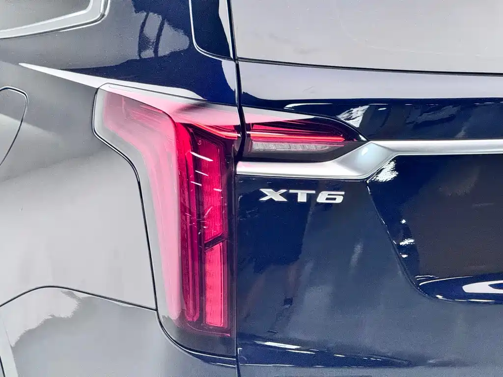 Cadillac XT6 2021 — фото 18