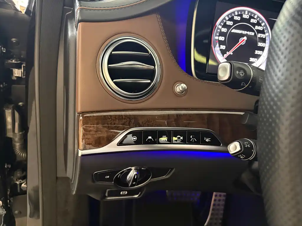 Mercedes-Benz S-Class AMG 2017 — фото 33