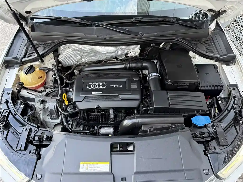 Audi Q3 2017 — фото 16