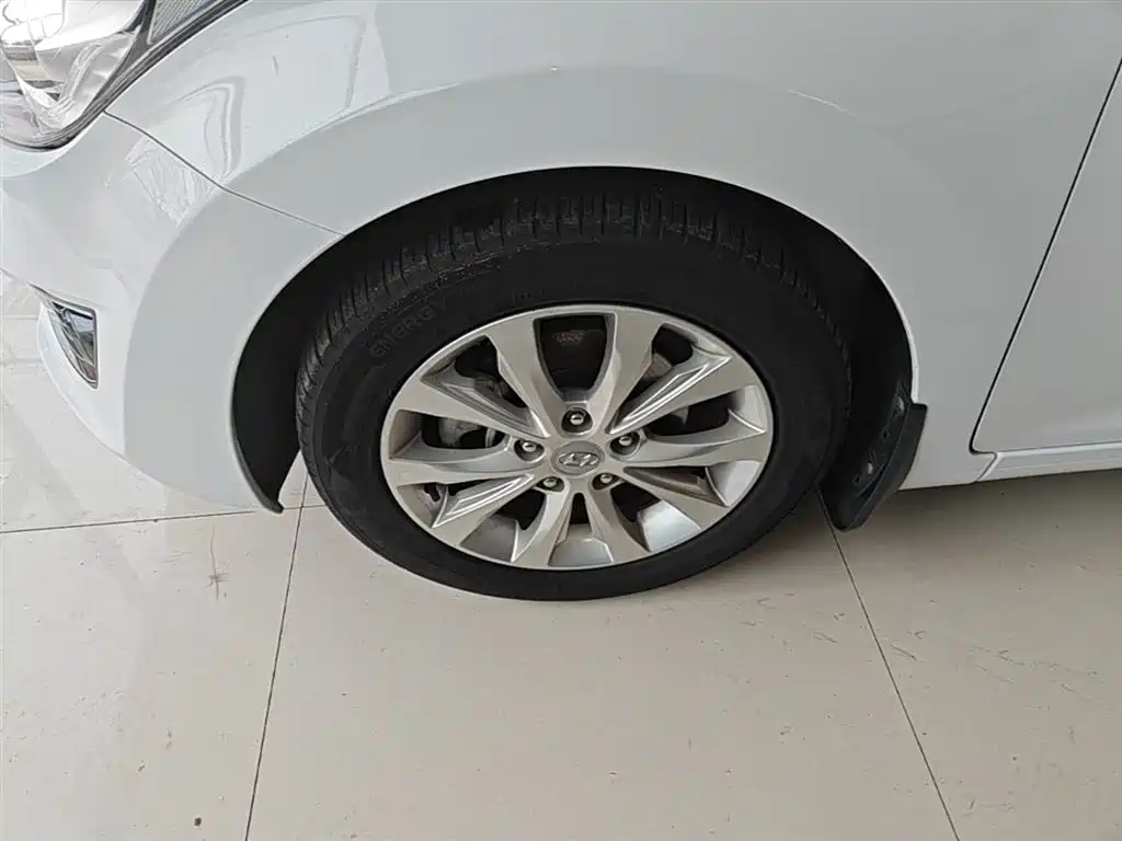 Hyundai Elantra Langdong 2016 — фото 23