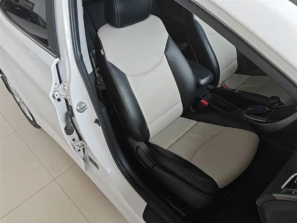 Hyundai Elantra Langdong 2016 — фото 25